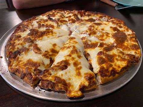Halftime pizza - HISTORY OF HALFTIME. Halftime Bar & Grill has been serving great pizza in Johnsburg, Illinois since opening its doors June 1, 1993. Over the years Halftime has undergone numerous improvements and additions to provide a comfortable, inviting space and atmosphere.